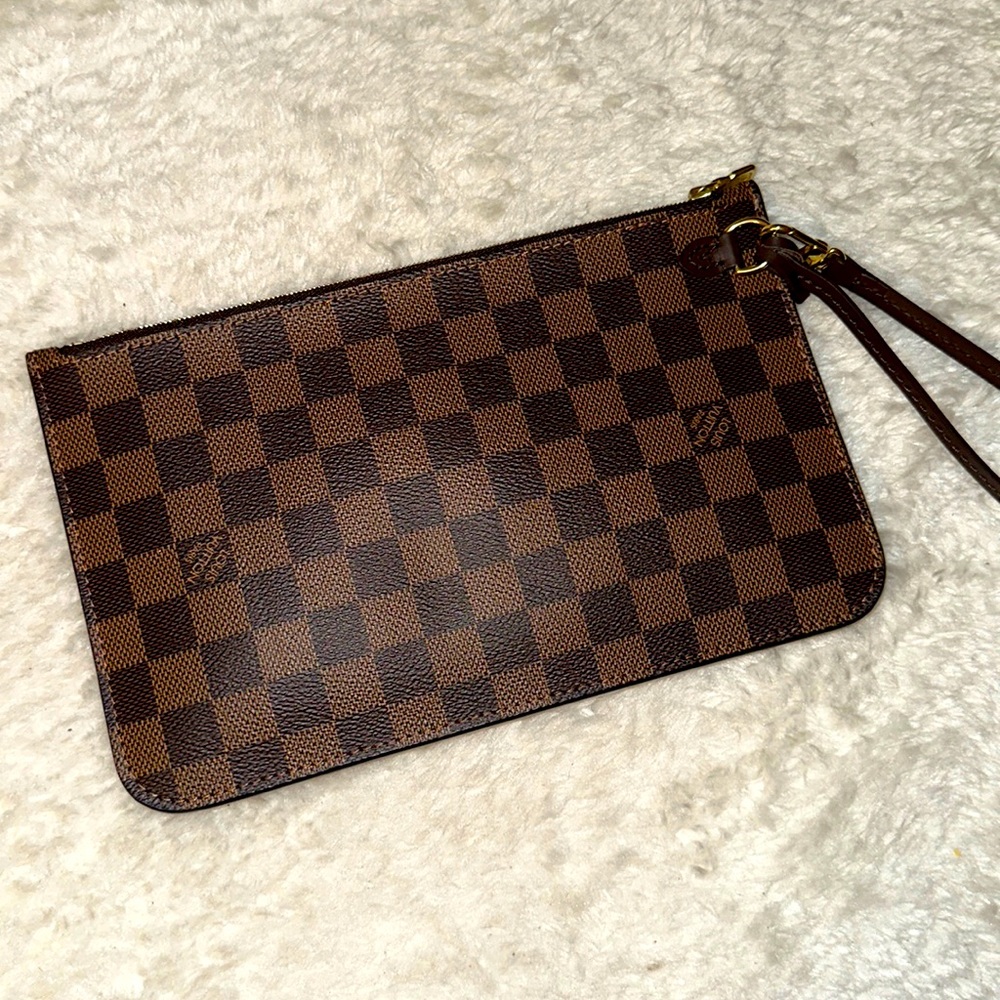 LV Neverfull pouchette Ebene. Authentic!!